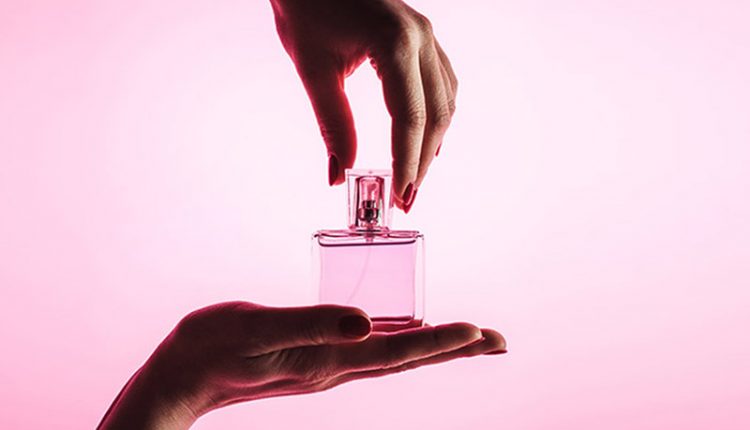 چه عواملی ماندگاری عطر را تعیین میکند؟ تفاوت اودوپرفیوم و اودوتویلت